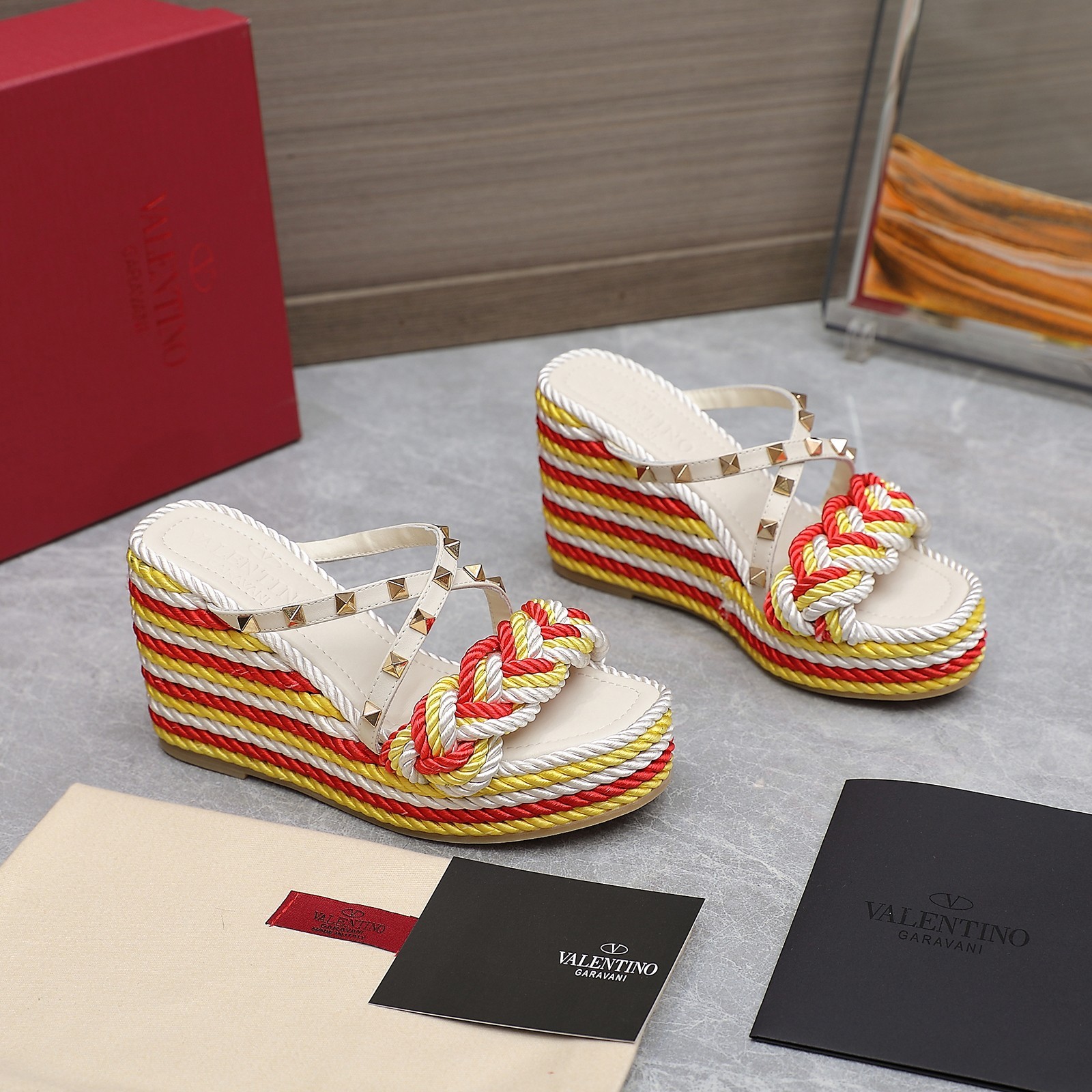 007 068#016-Valentino-shoes-02-2023SS