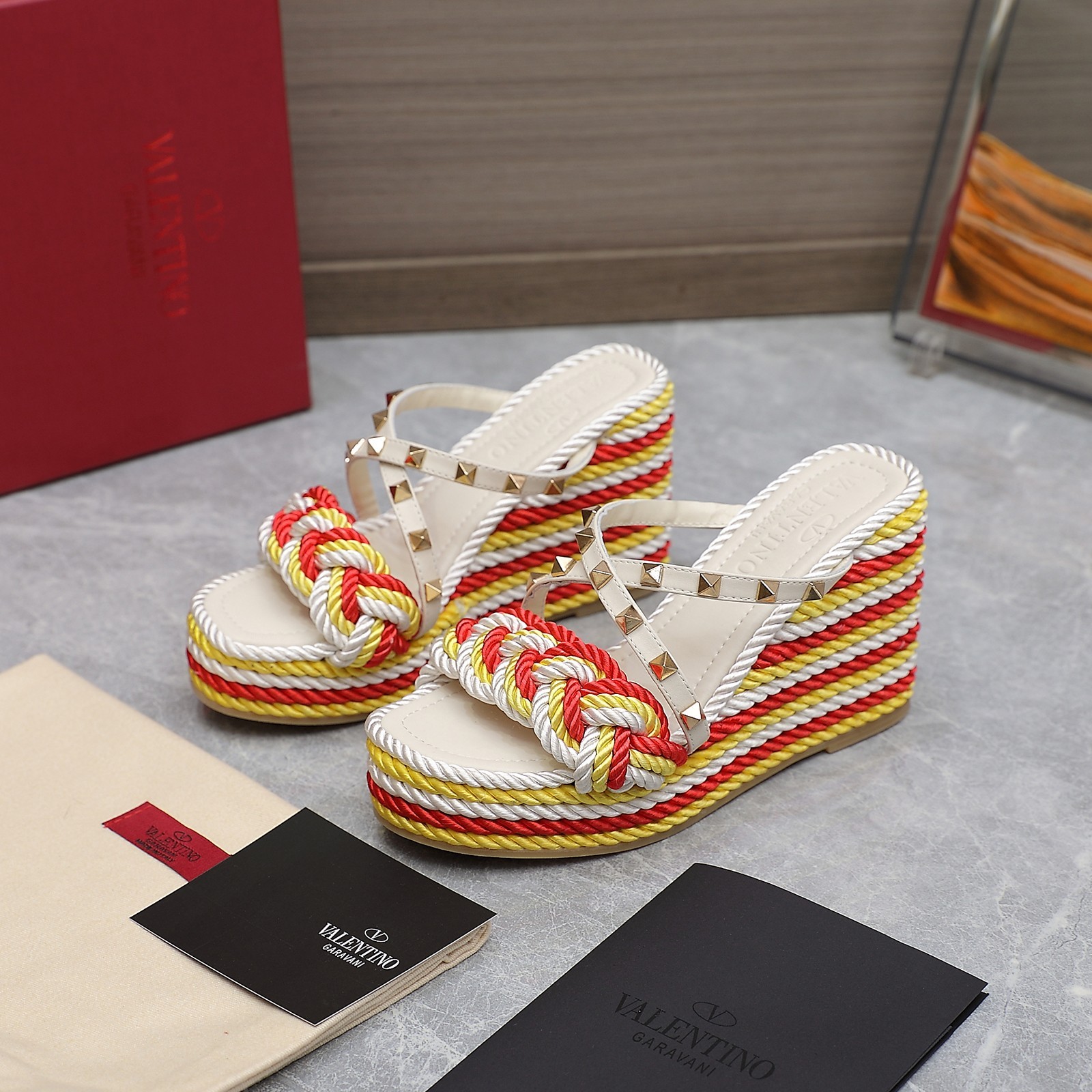 007 068#016-Valentino-shoes-02-2023SS