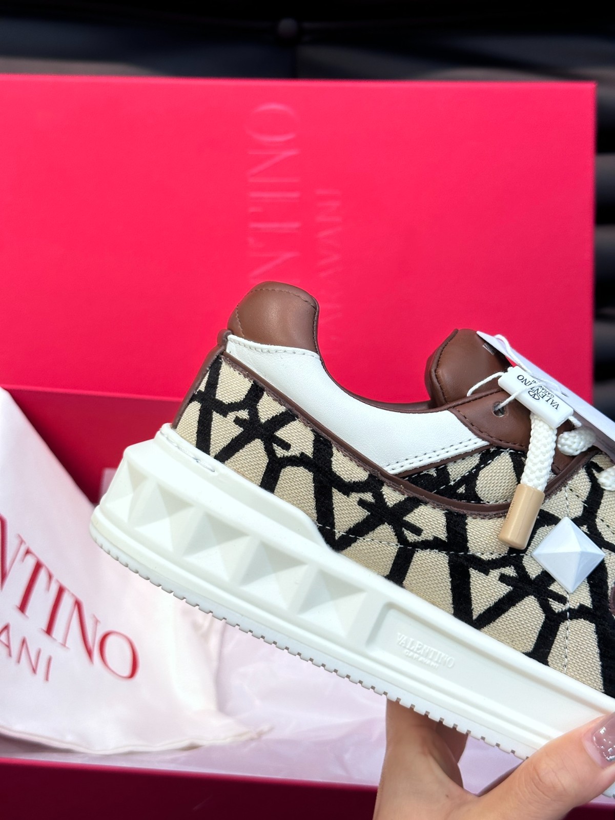 104 045#016-Valentino-shoes-02-2023SS