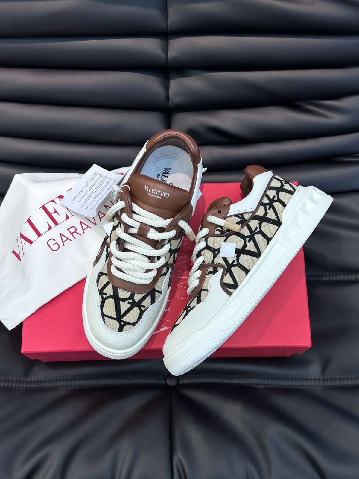 104 045#016-Valentino-shoes-02-2023SS