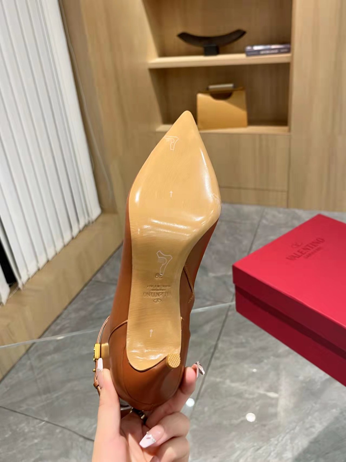 102 043#016-Valentino-shoes-02-2023SS
