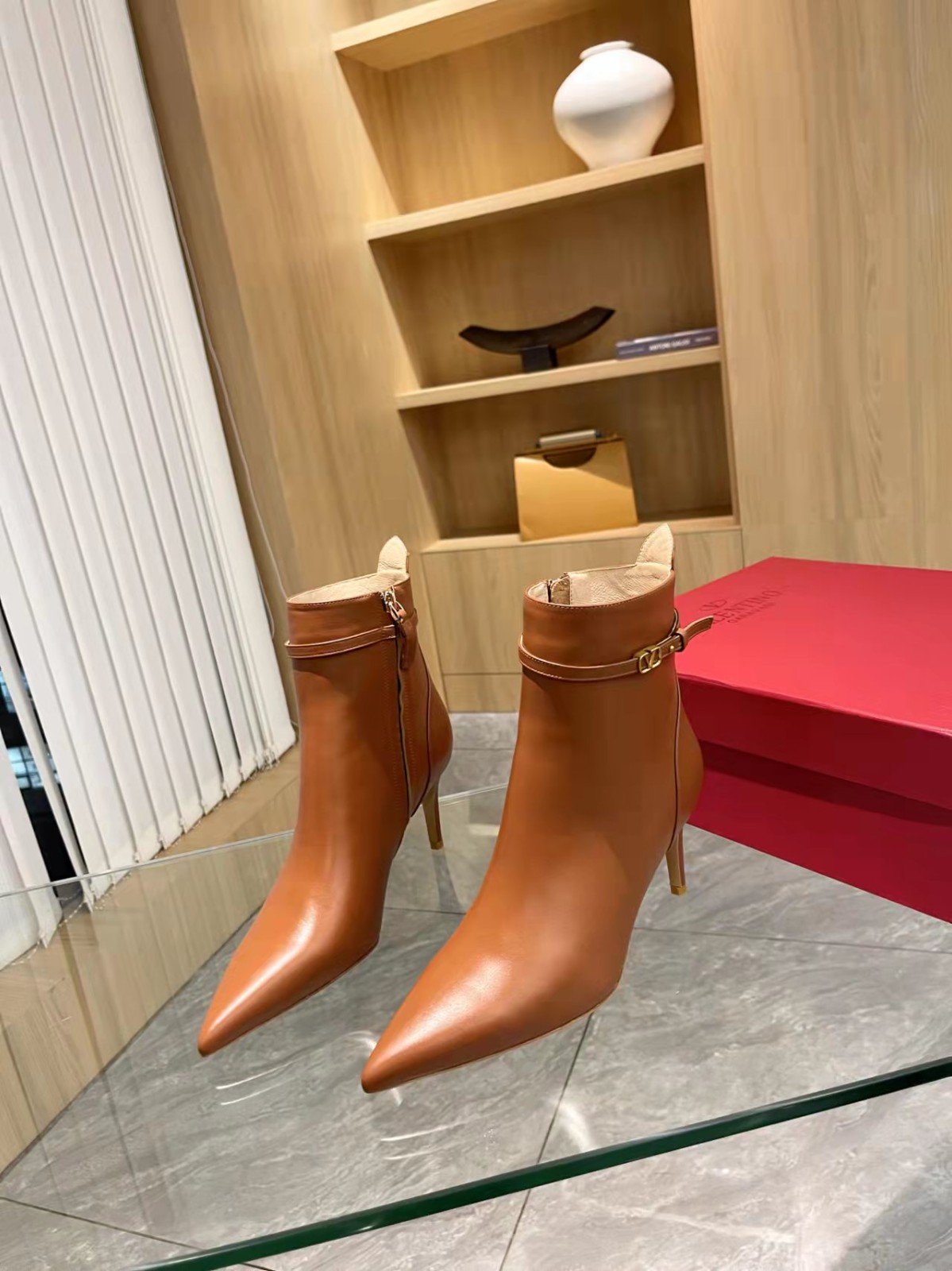 102 043#016-Valentino-shoes-02-2023SS
