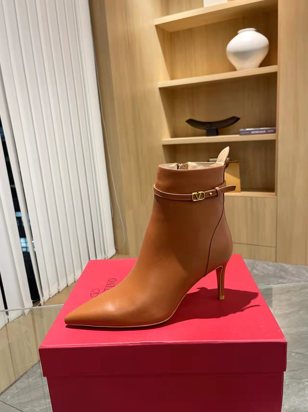 102 043#016-Valentino-shoes-02-2023SS