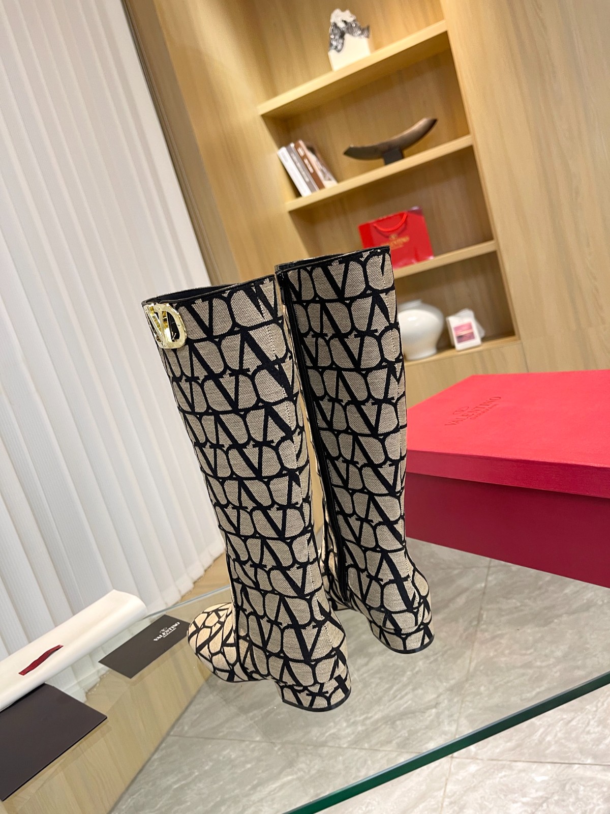 076 017#016-Valentino-shoes-02-2023SS