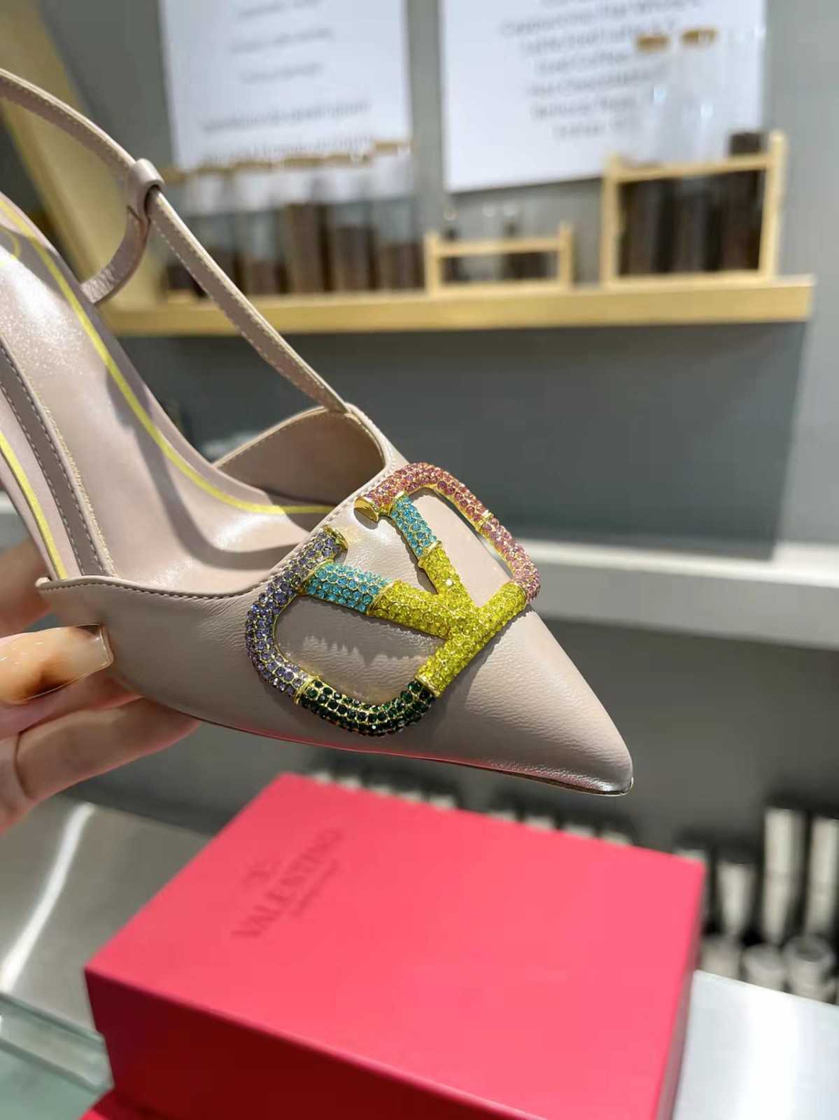 067 008#016-Valentino-shoes-02-2023SS