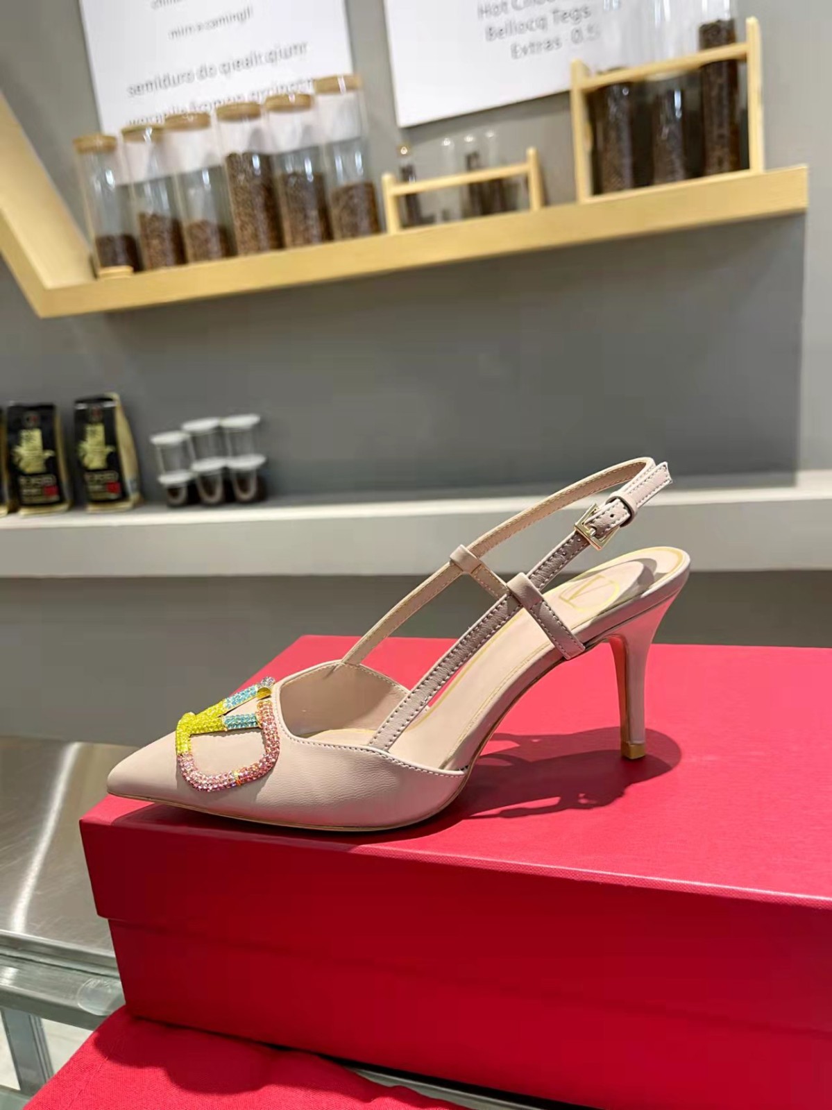067 008#016-Valentino-shoes-02-2023SS