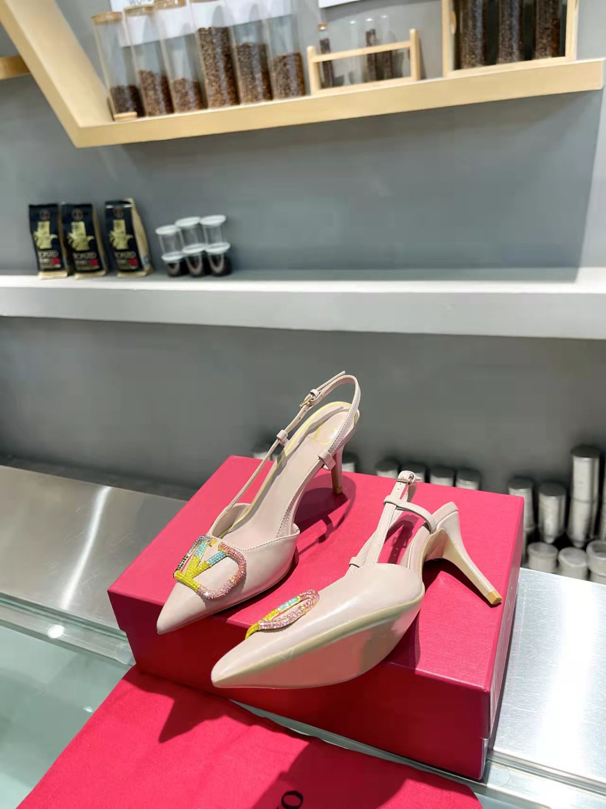 067 008#016-Valentino-shoes-02-2023SS
