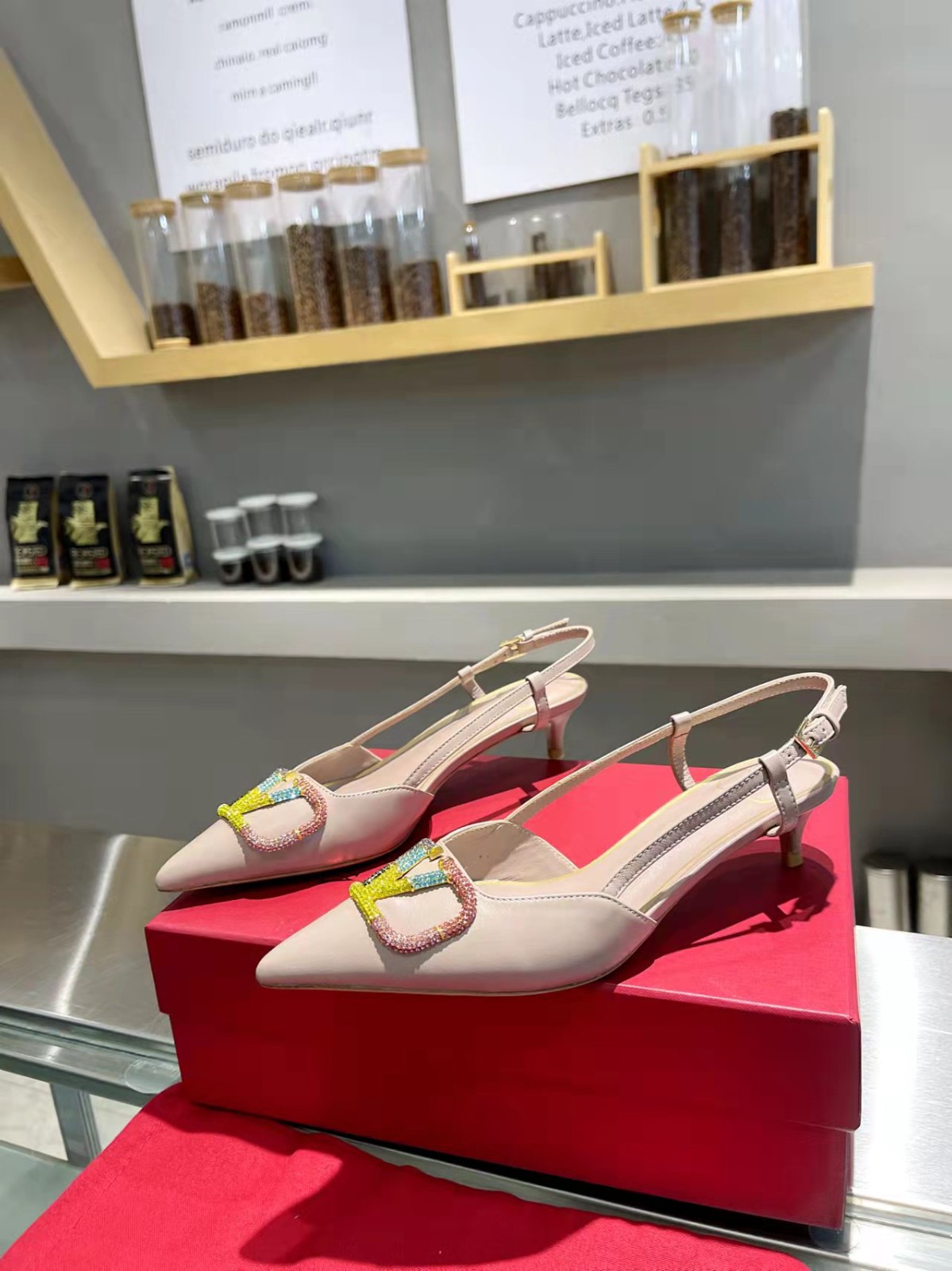 067 008#016-Valentino-shoes-02-2023SS