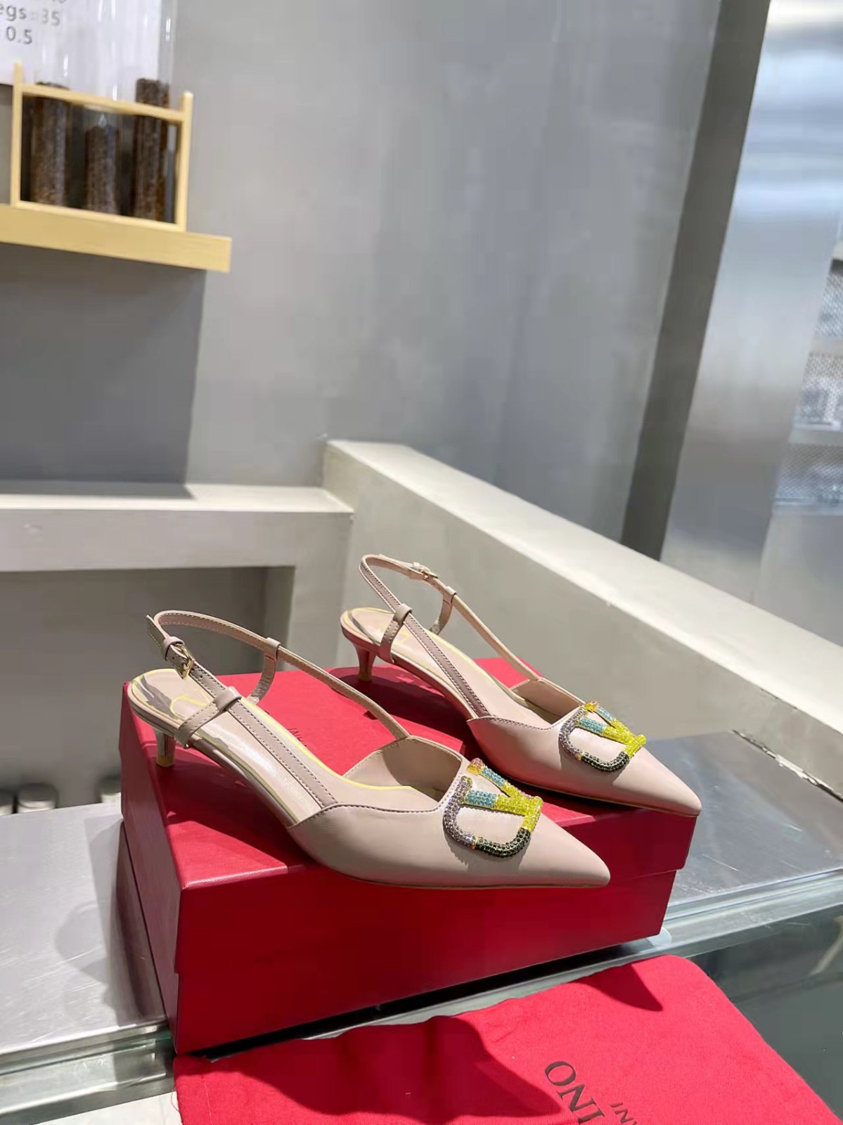 067 008#016-Valentino-shoes-02-2023SS