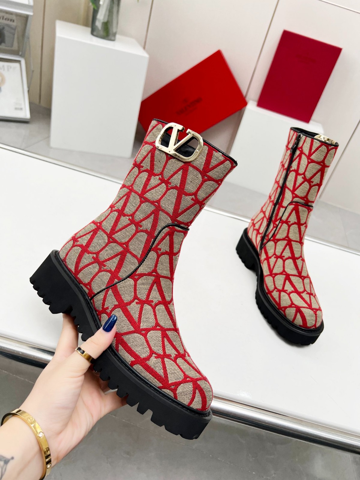 046 046#016-Valentino-shoes-03-2023SS