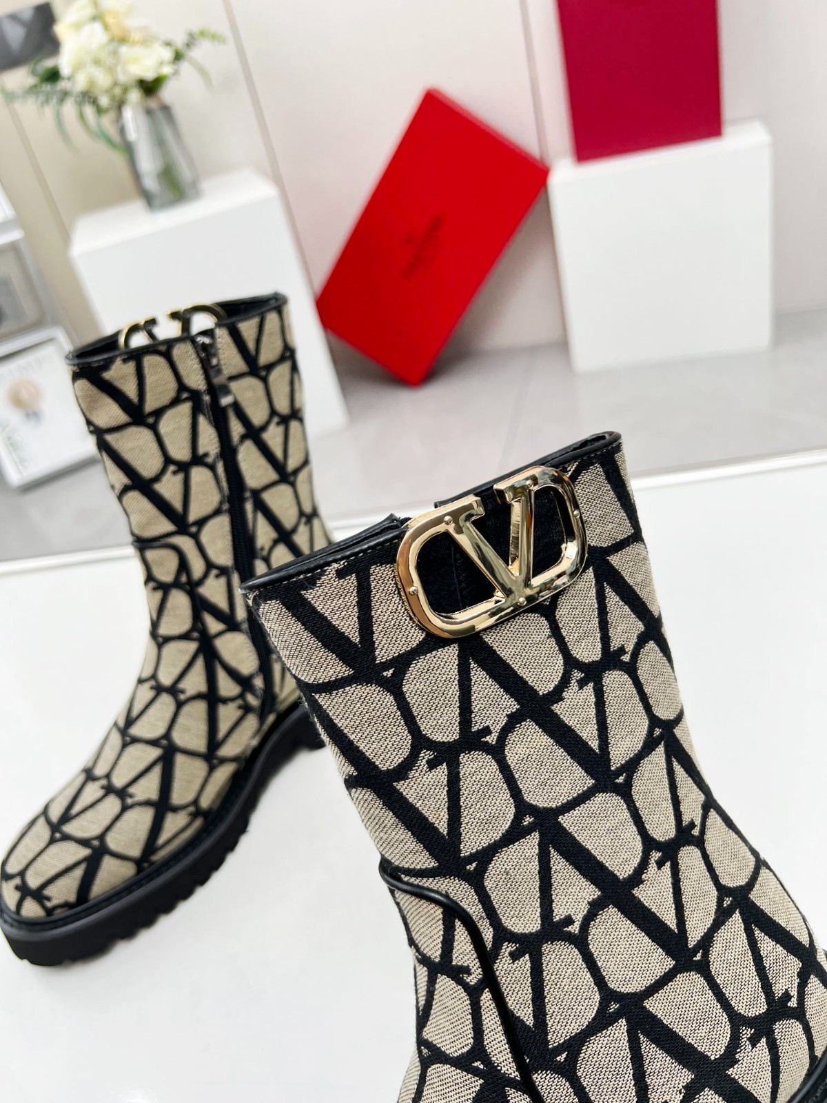 011 011#016-Valentino-shoes-03-2023SS