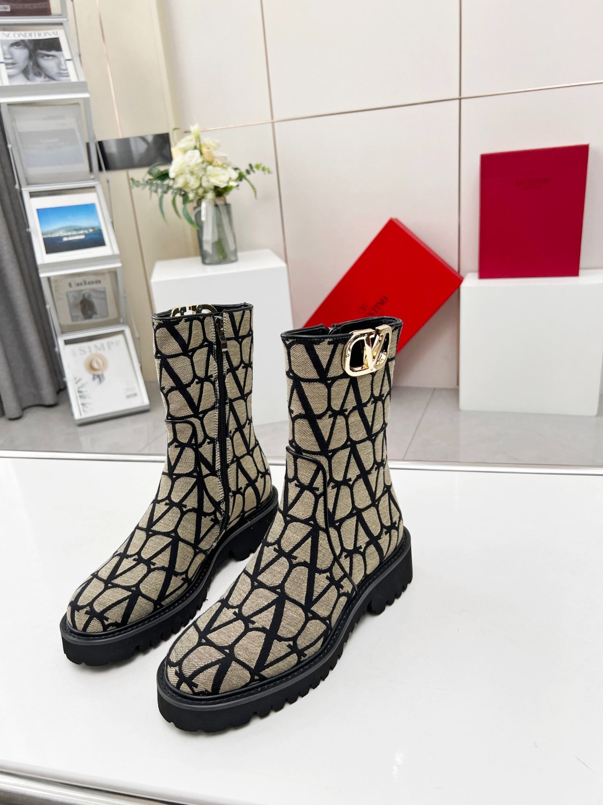 011 011#016-Valentino-shoes-03-2023SS