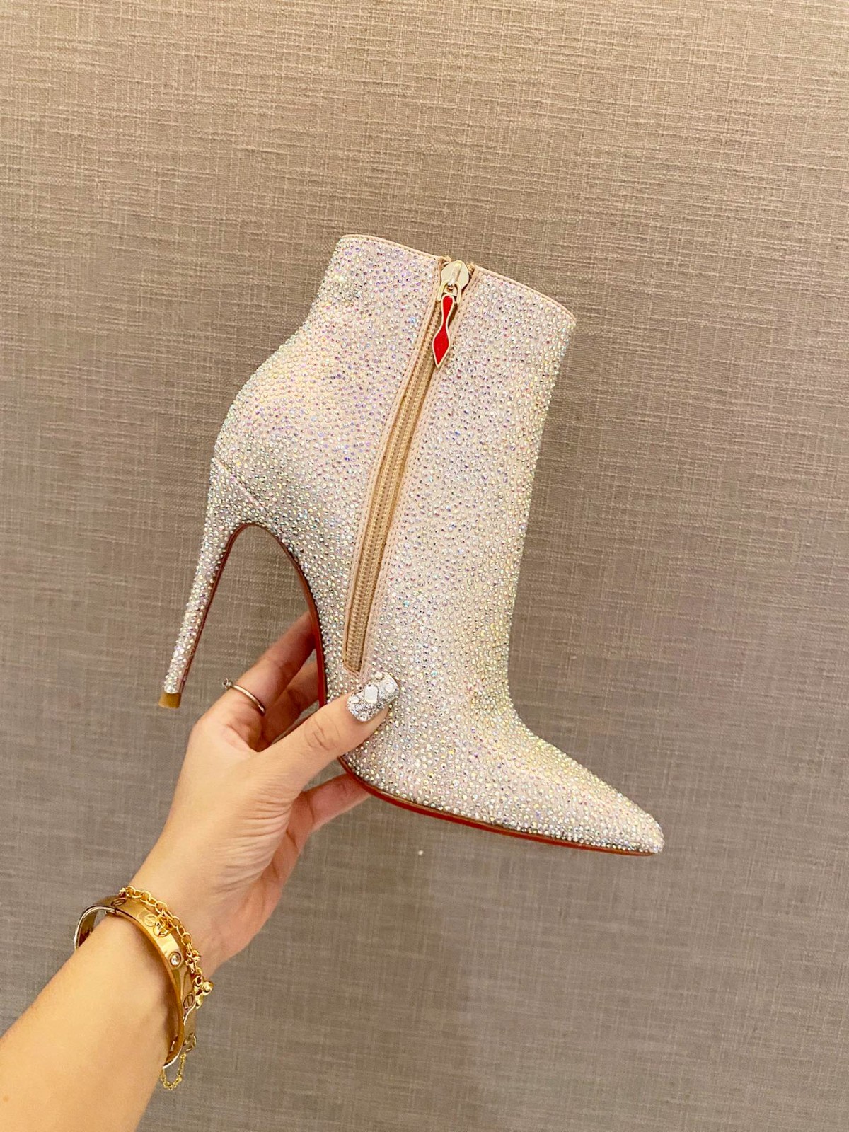 079 48123146 SIZE 34-41