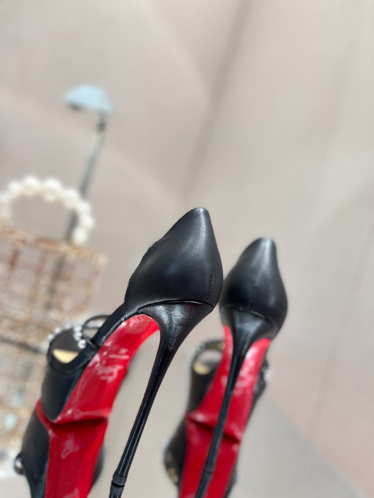 041 39123125 SIZE 35–43