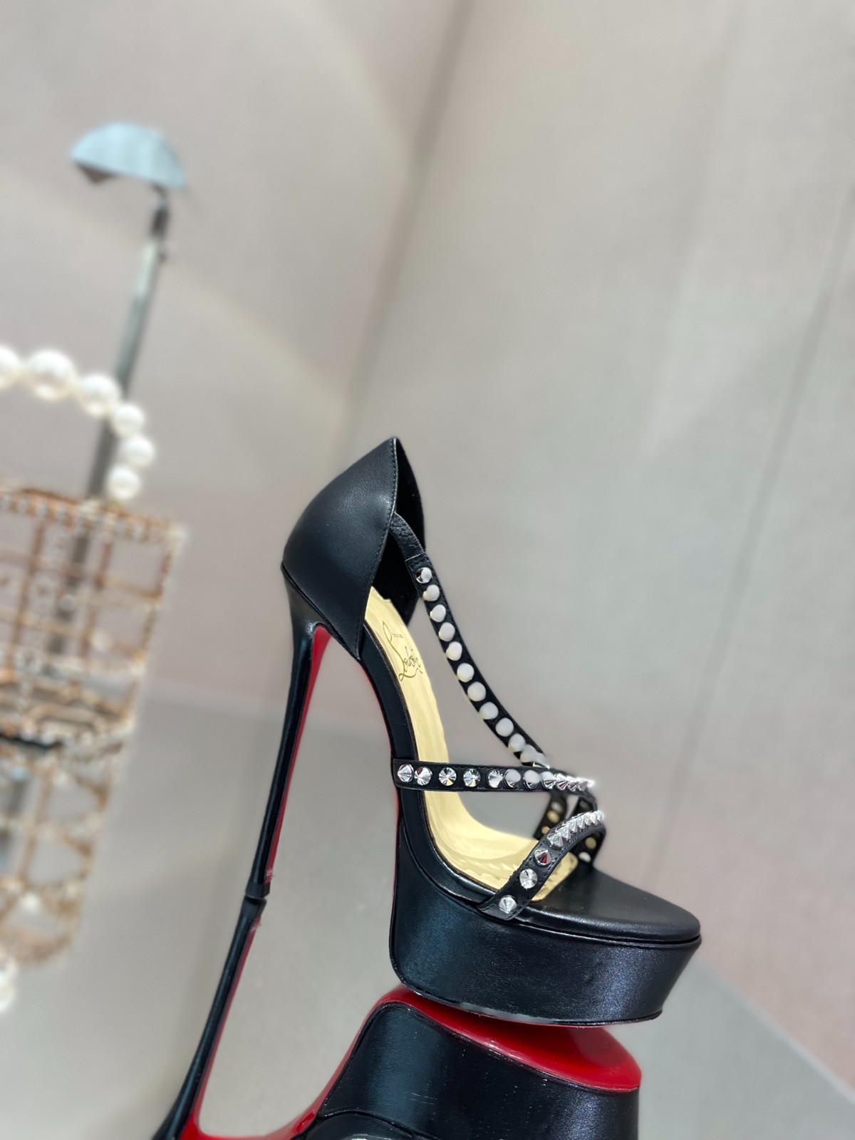 041 39123125 SIZE 35–43