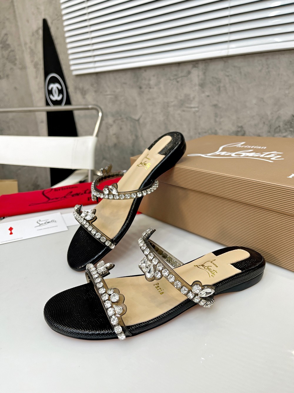 028 19123079  SIZE 35-42