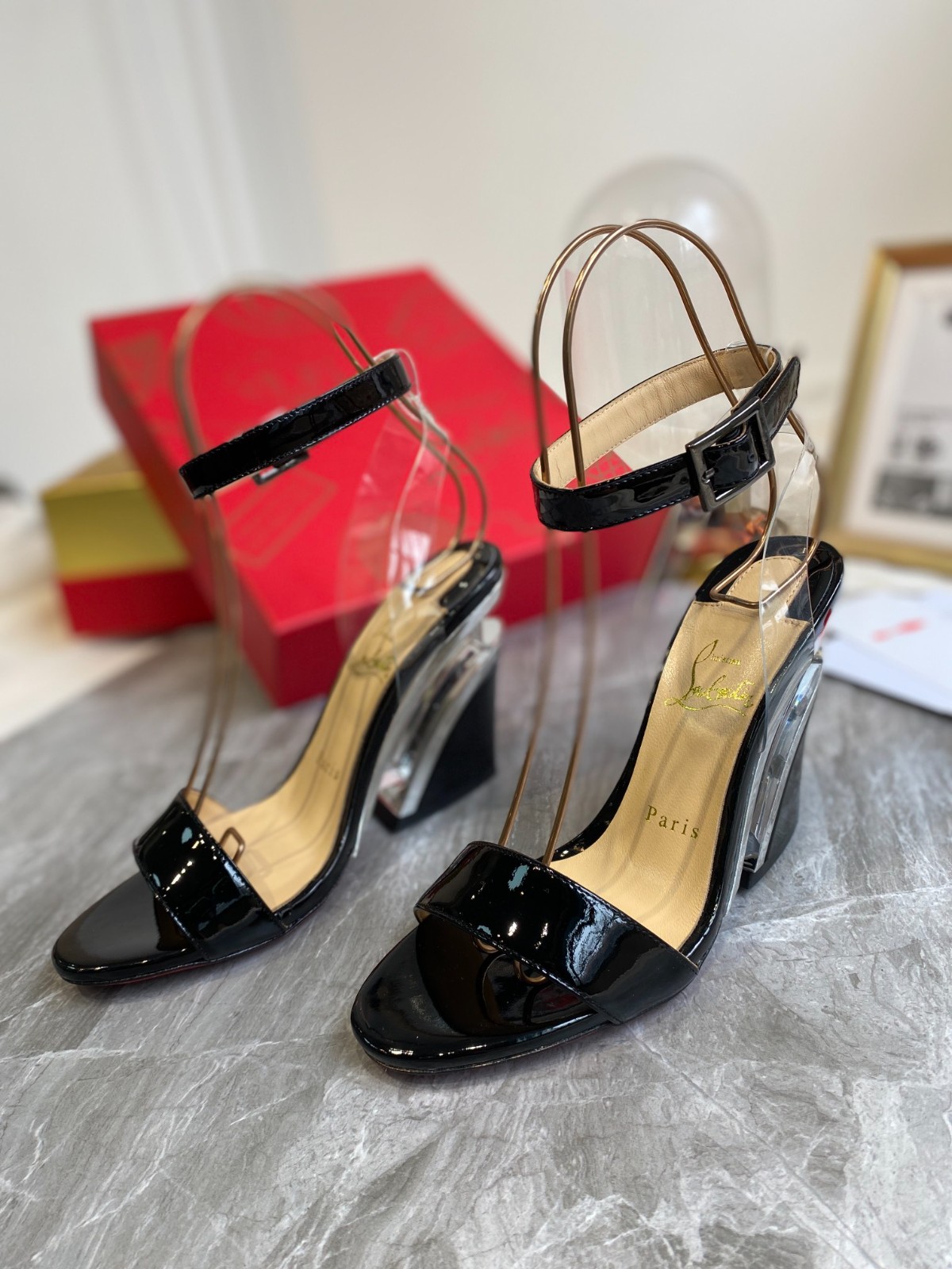 019 33123111 SIZE 35-41