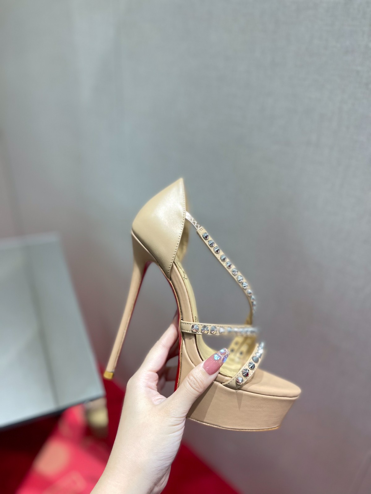 107 39123125 SIZE 35–43