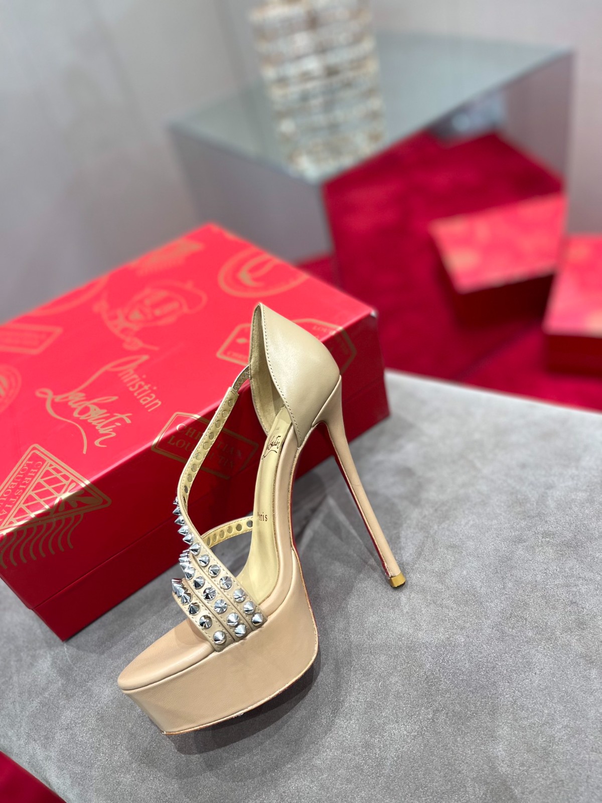 107 39123125 SIZE 35–43