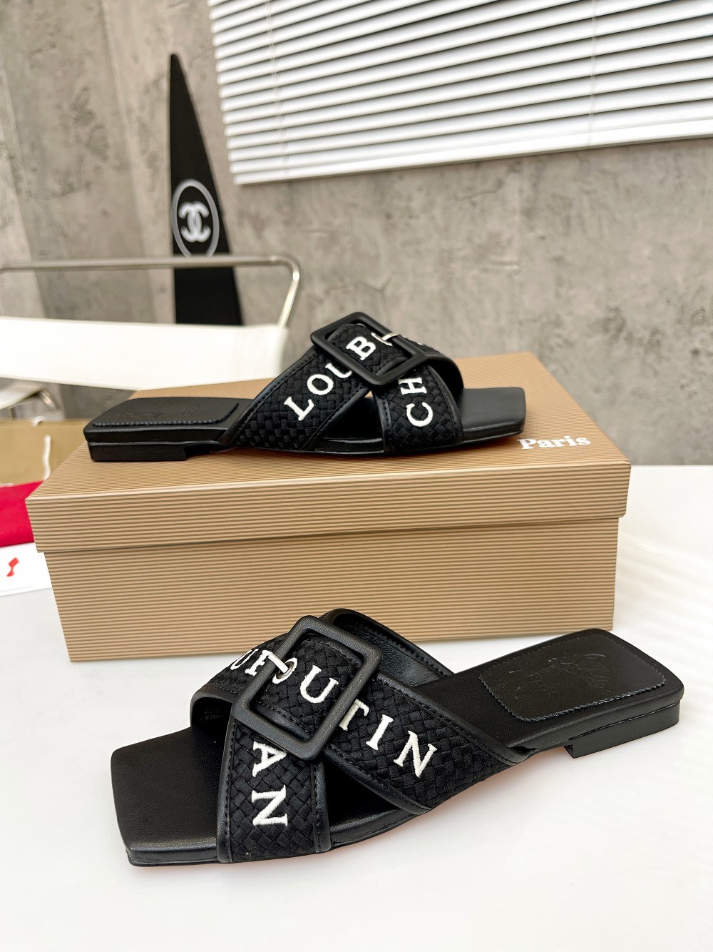 101 22123086  SIZE 35-42