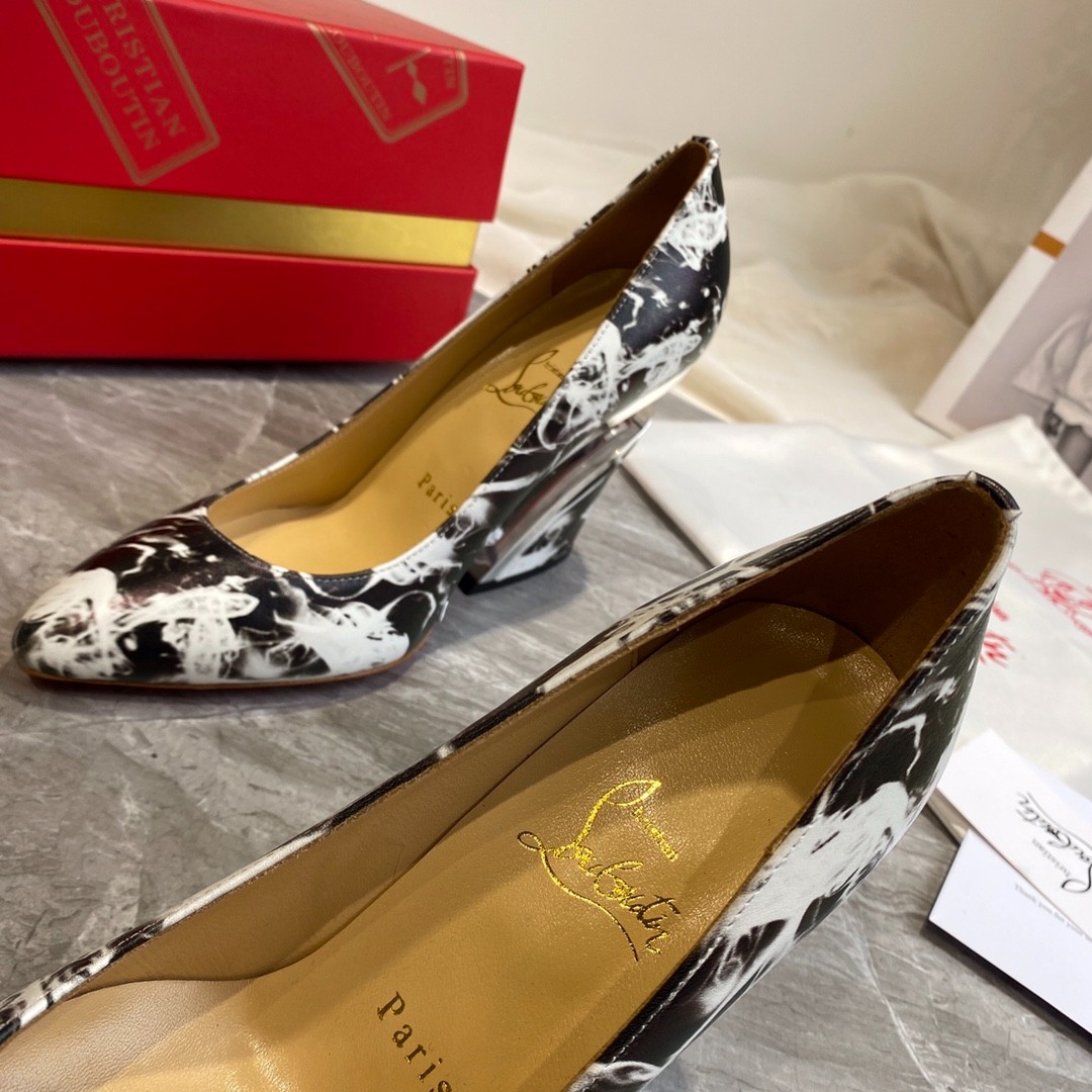 002 33123111 SIZE 35-41