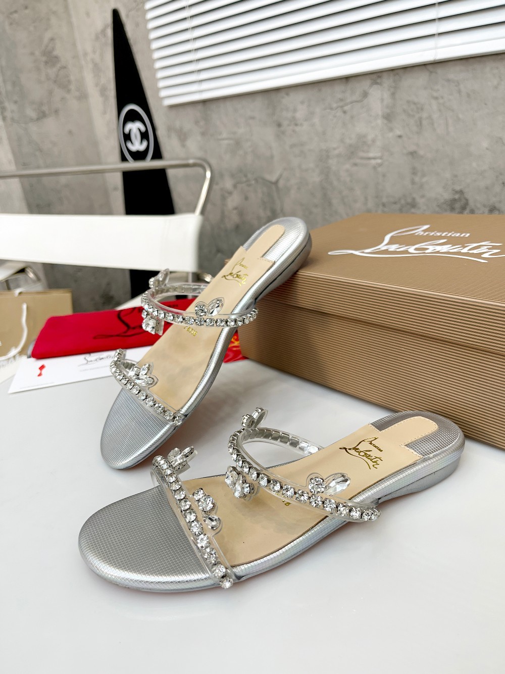 098 19123079  SIZE 35-42