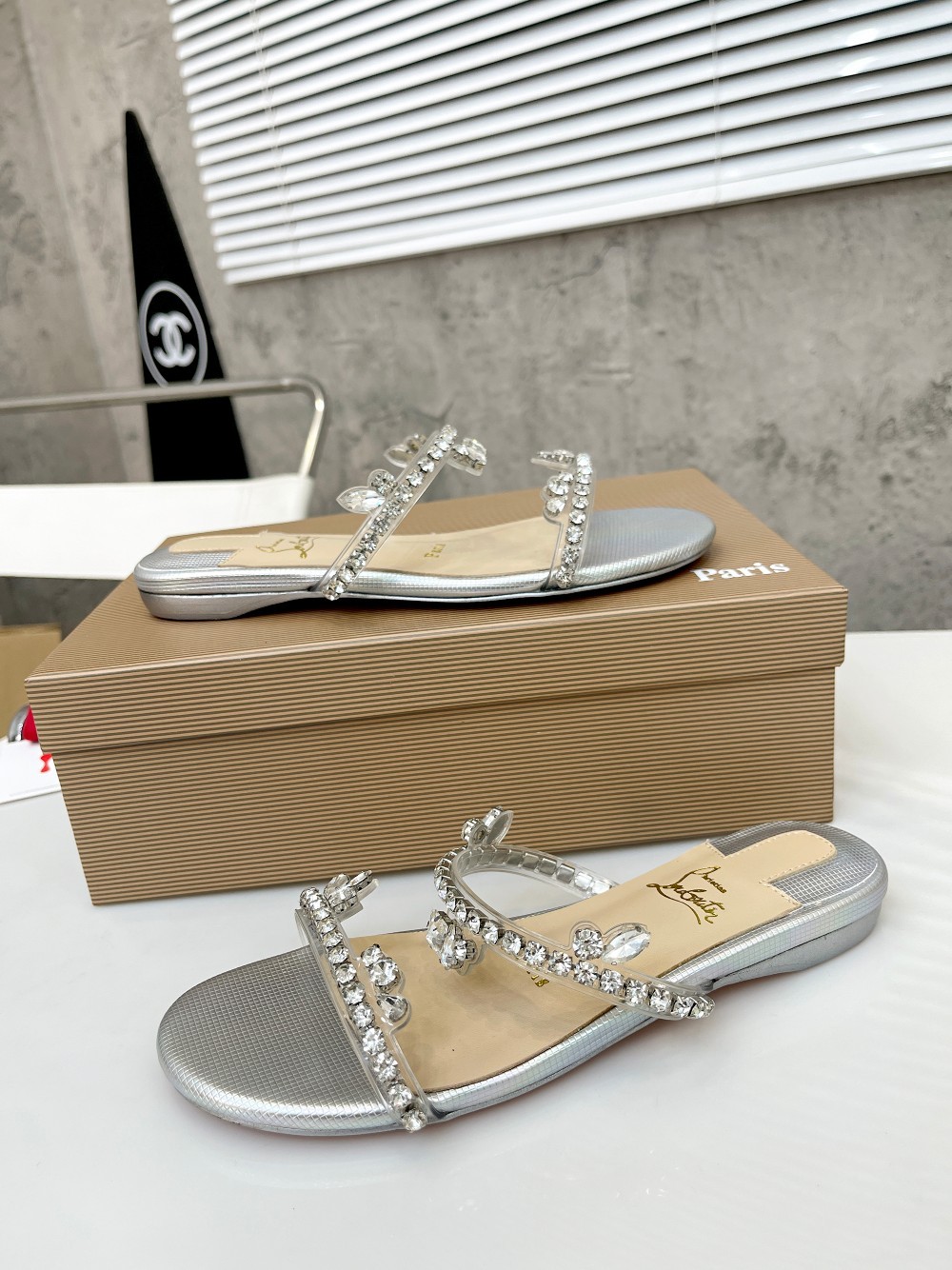 098 19123079  SIZE 35-42
