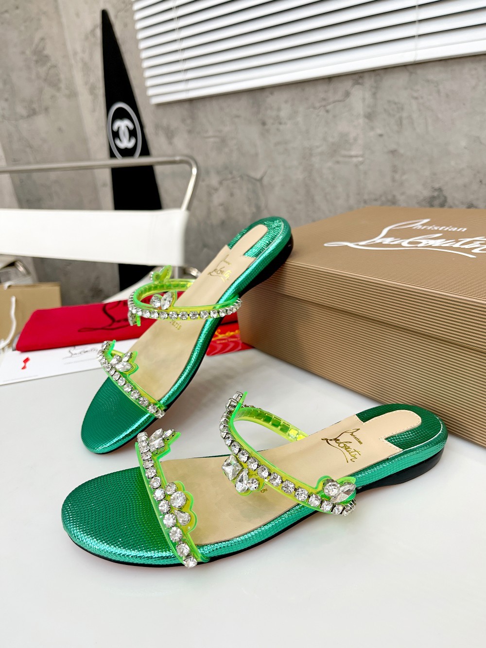 096 19123079  SIZE 35-42