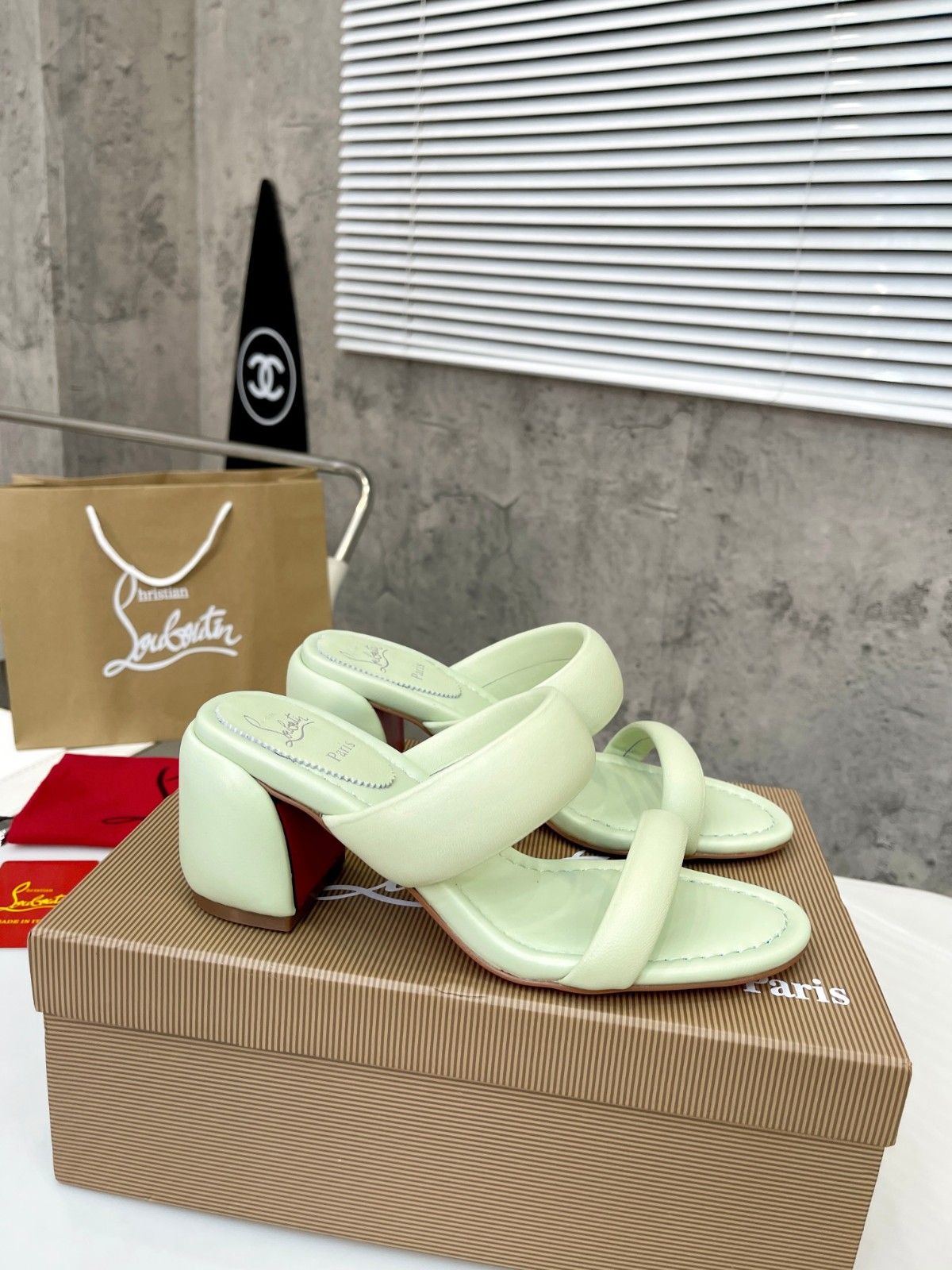 061 23123088 SIZE 35-42