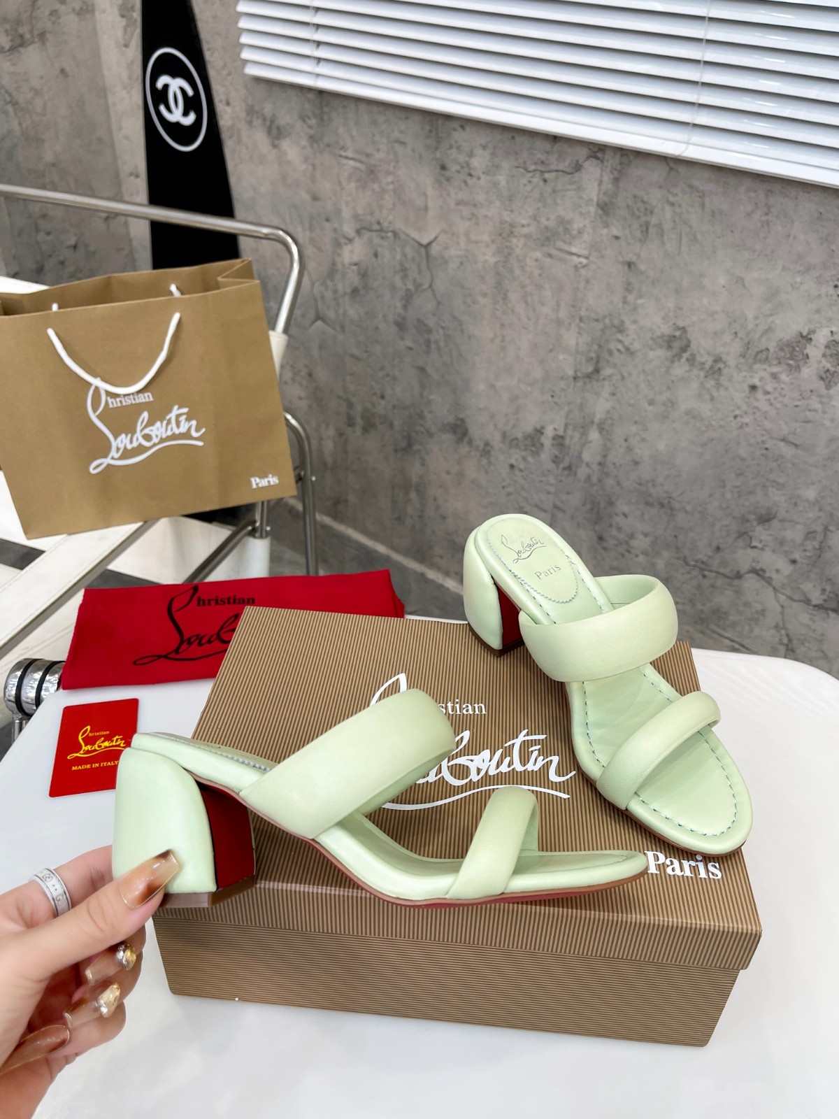 061 23123088 SIZE 35-42