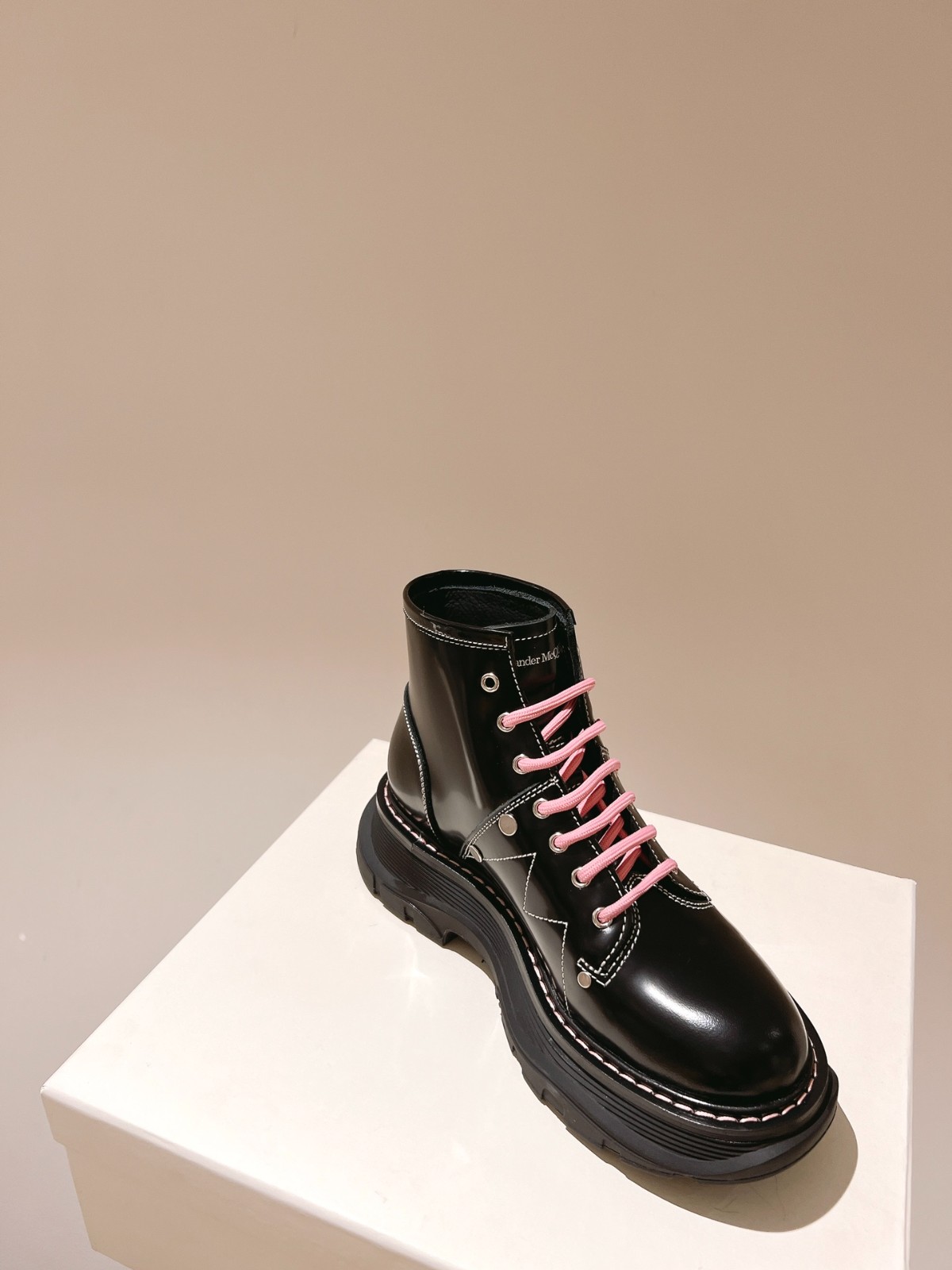 084 SIZE 35-40
