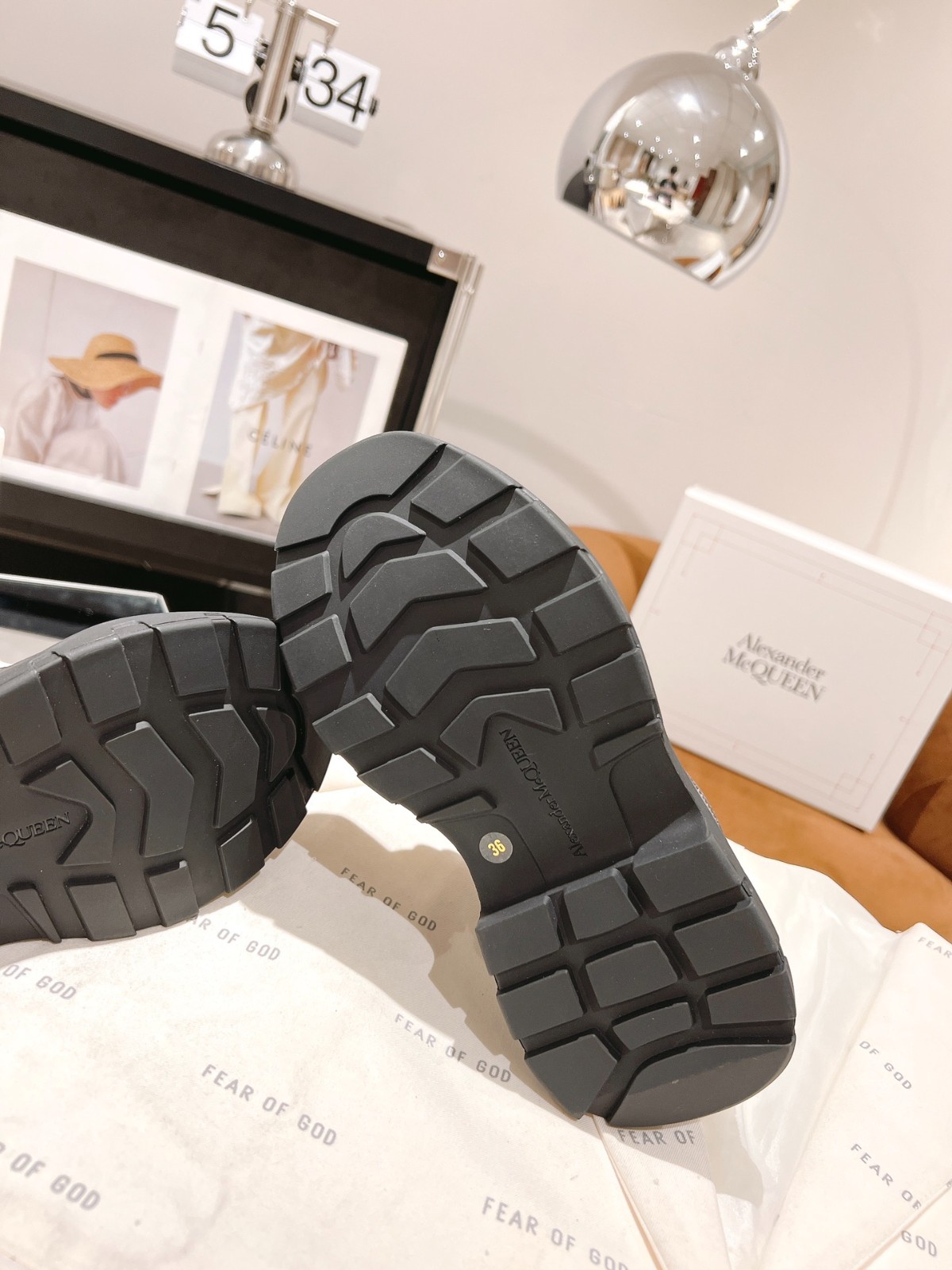 084 SIZE 35-40
