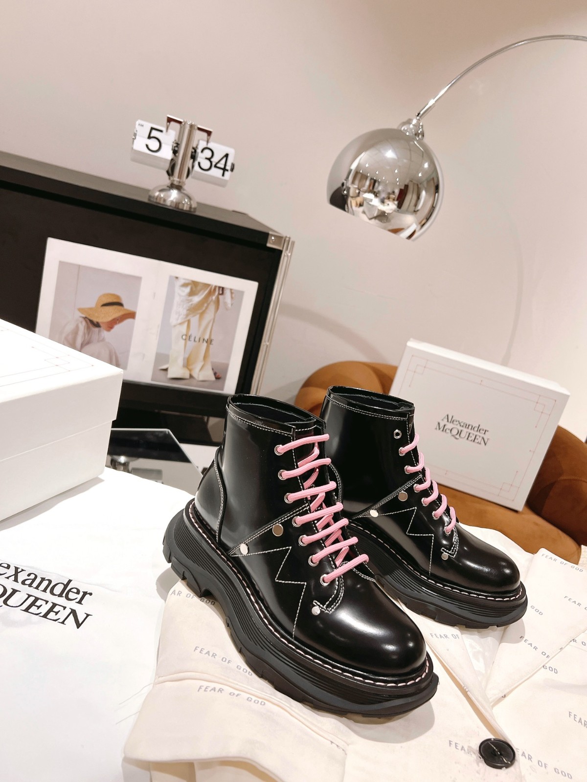 084 SIZE 35-40
