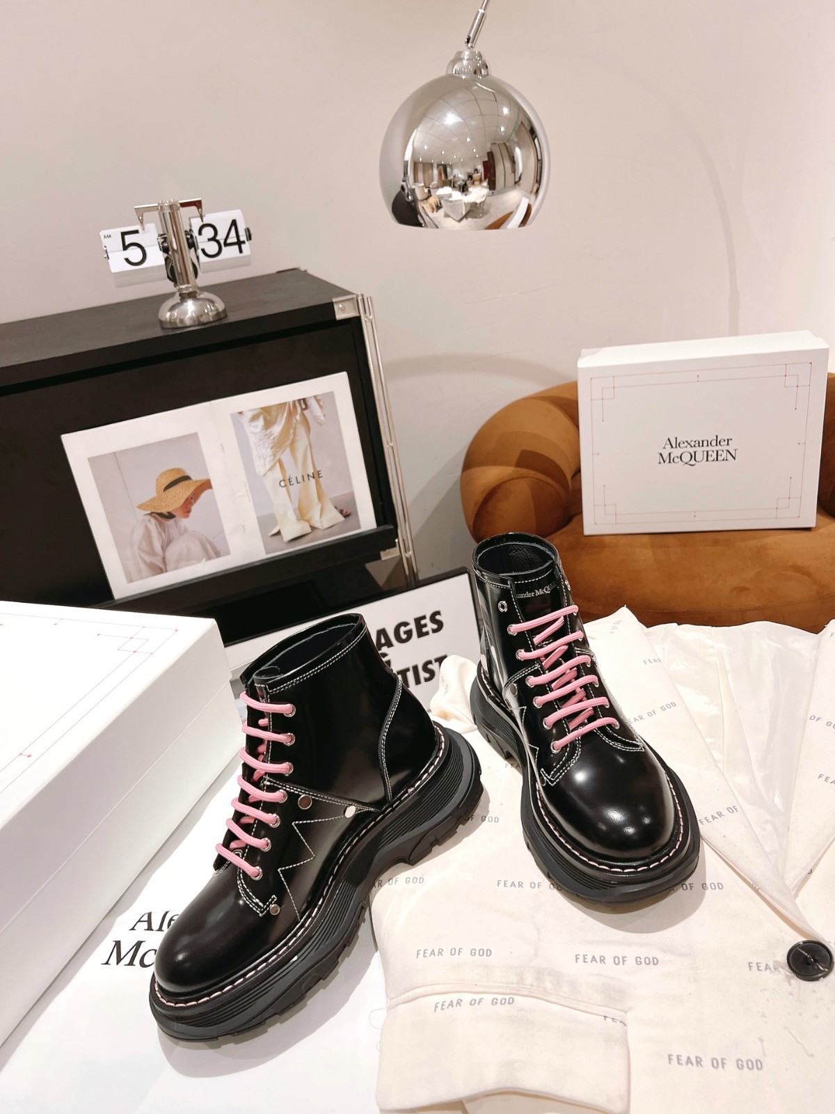 084 SIZE 35-40