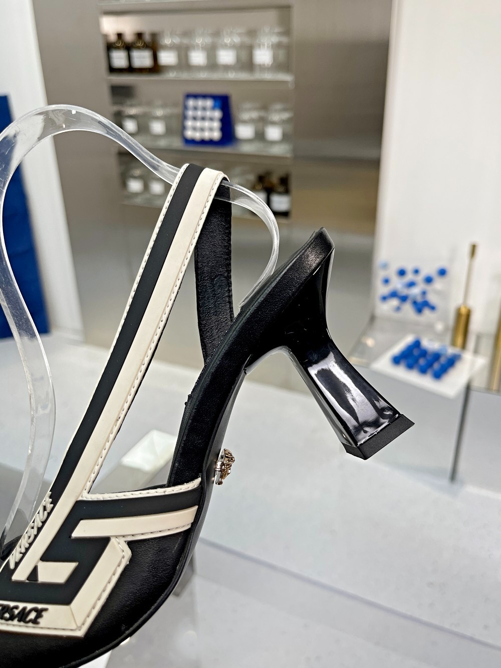 071 043#003-Versace-shoes-01-2022SS