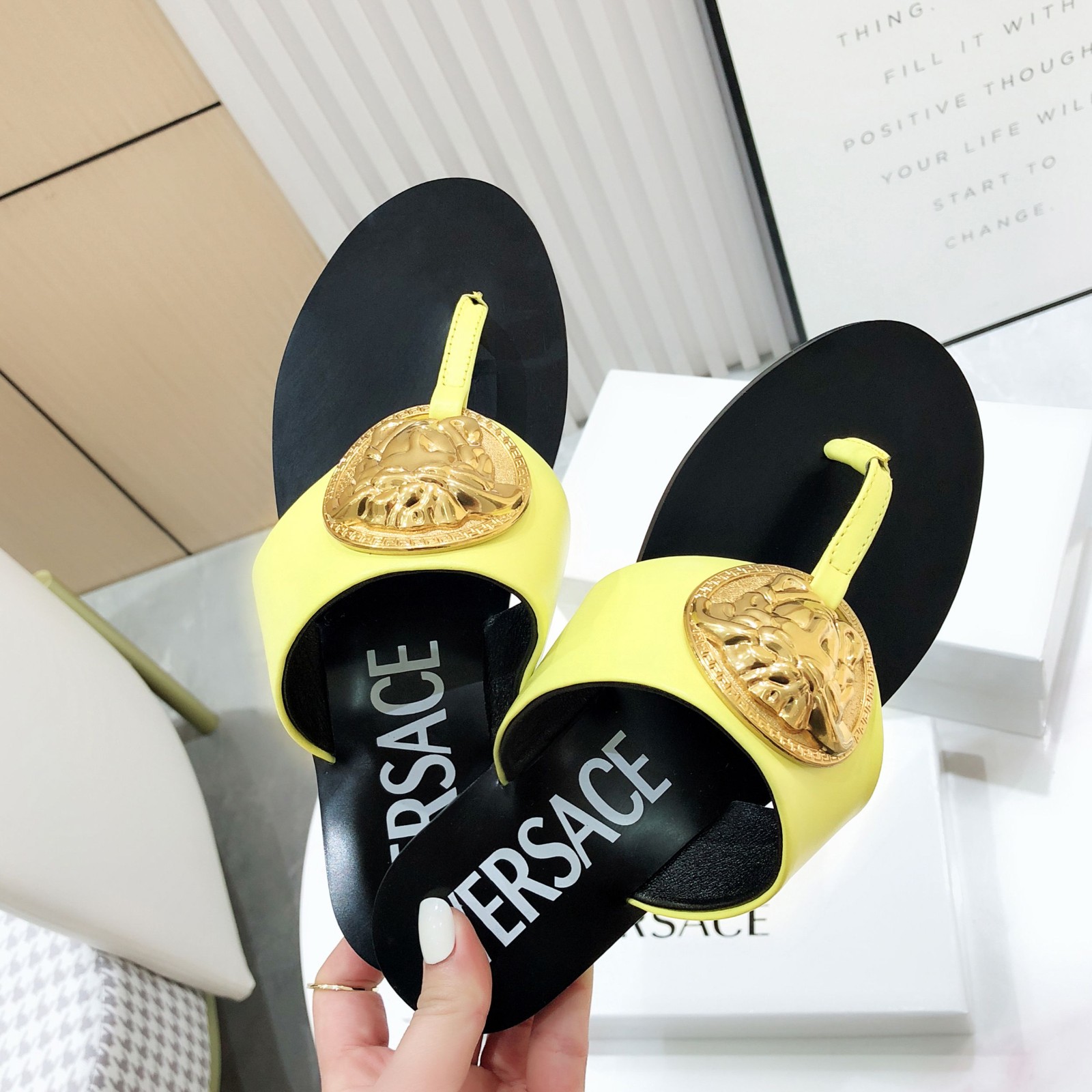 051 010#003-Versace-shoes-01-2022SS