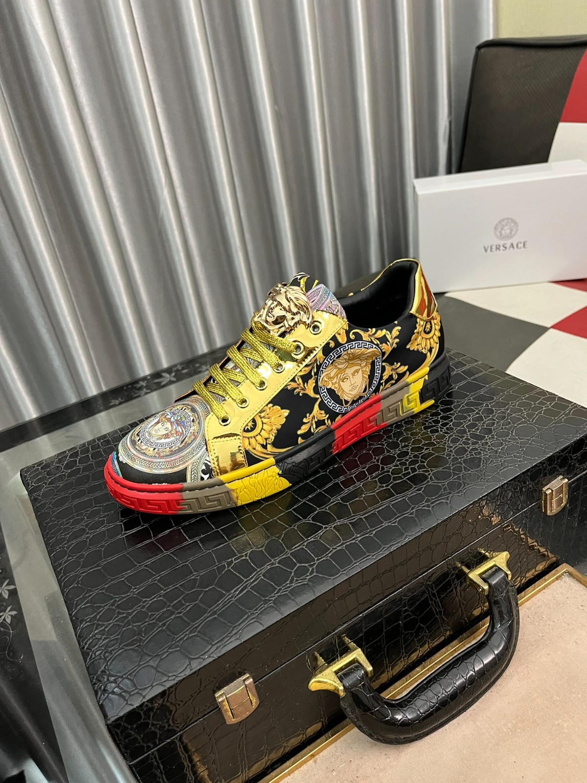 082 032#003-Versace-shoes-02-2023SS