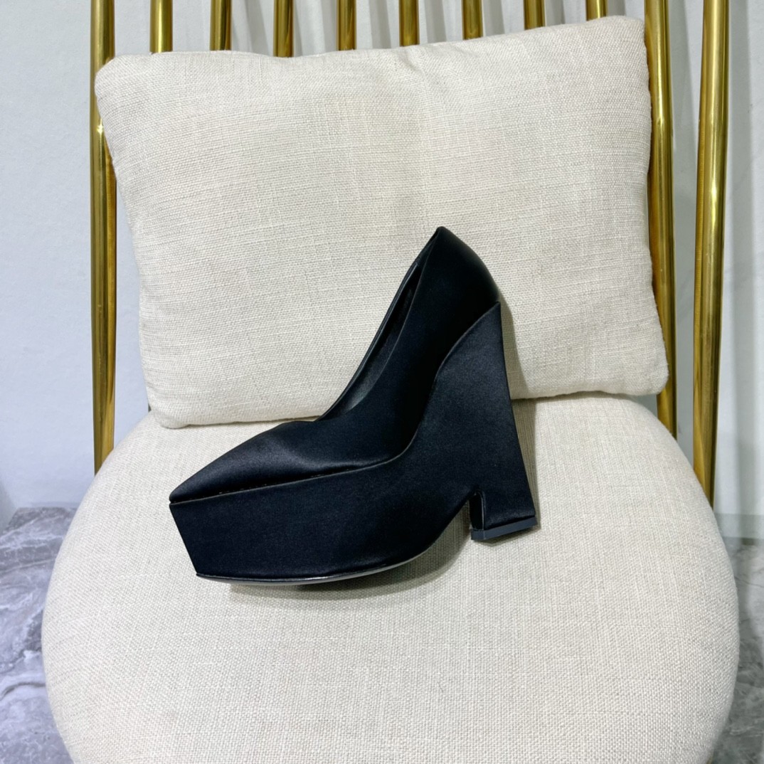 052 40123127 SIZE 35-41