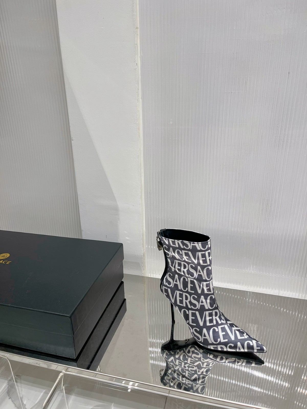 007 43123134 SIZE 35-42