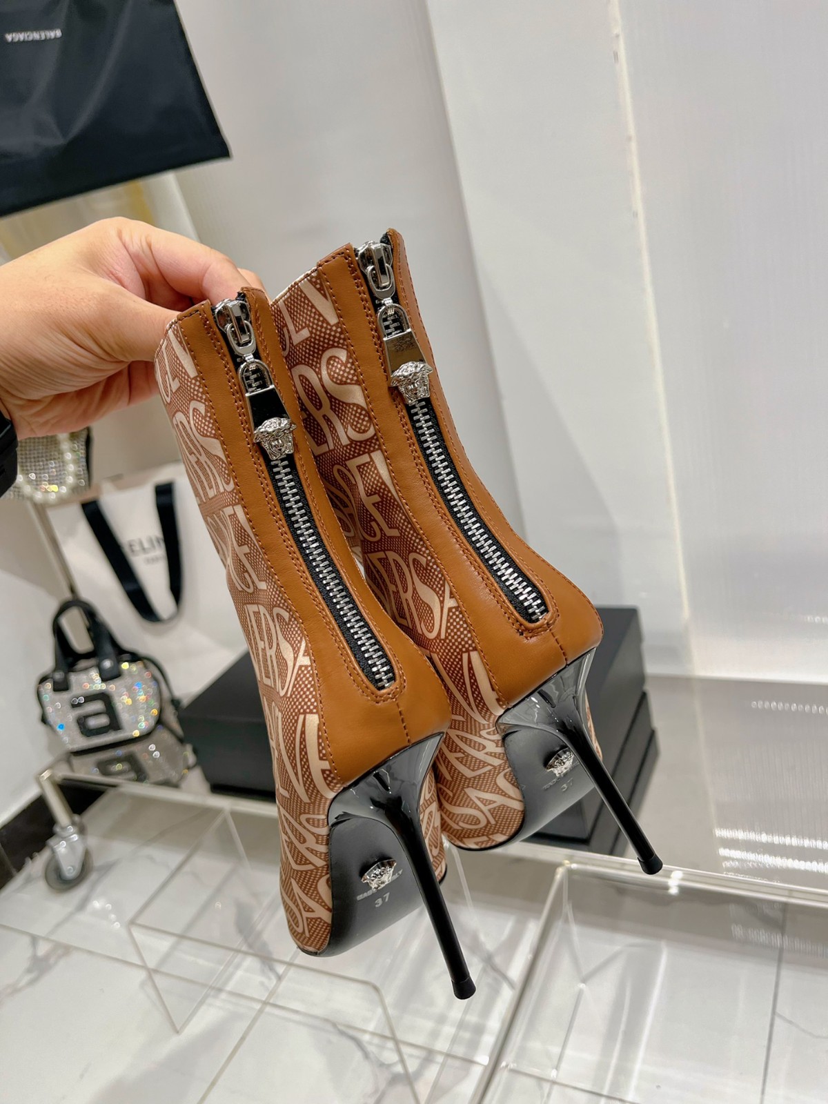 006 43123134 SIZE 35-42