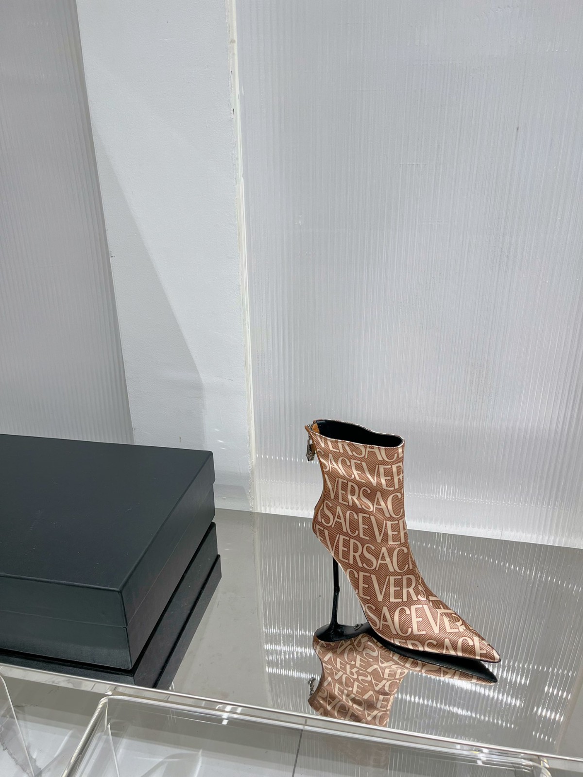 006 43123134 SIZE 35-42