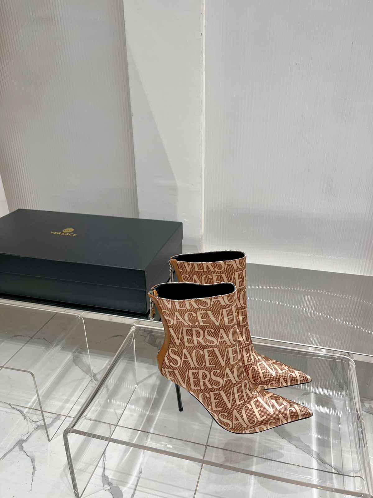 006 43123134 SIZE 35-42