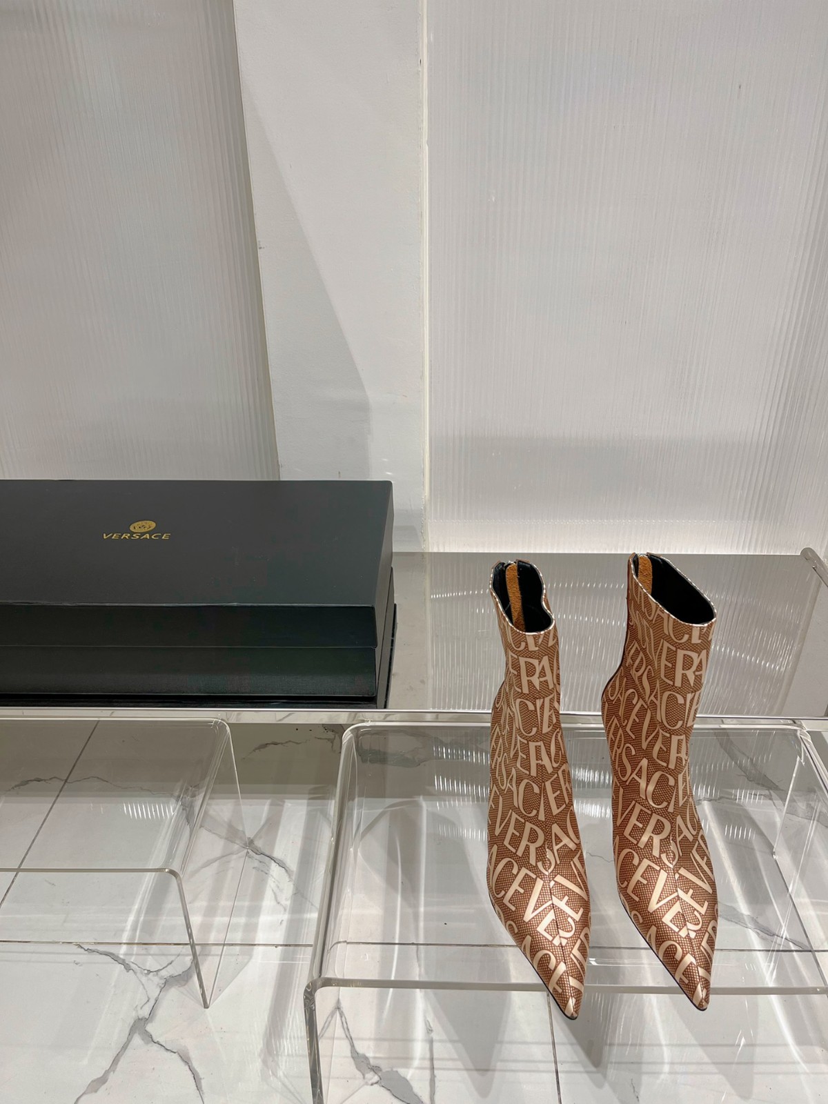 006 43123134 SIZE 35-42