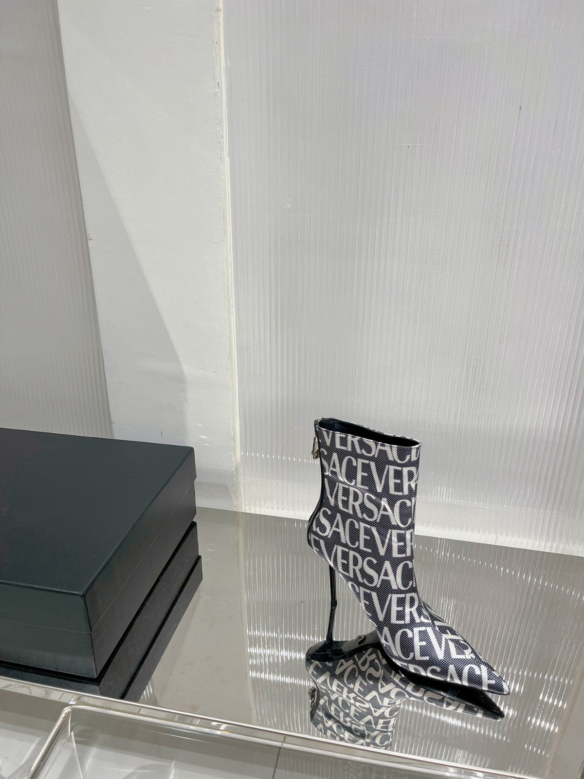 005 43123134 SIZE 35-42
