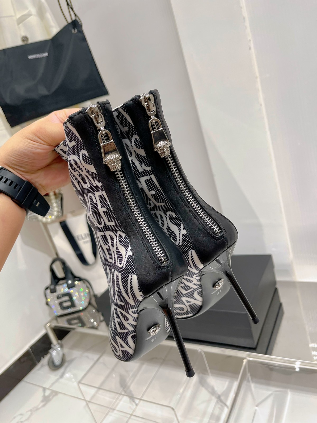 005 43123134 SIZE 35-42