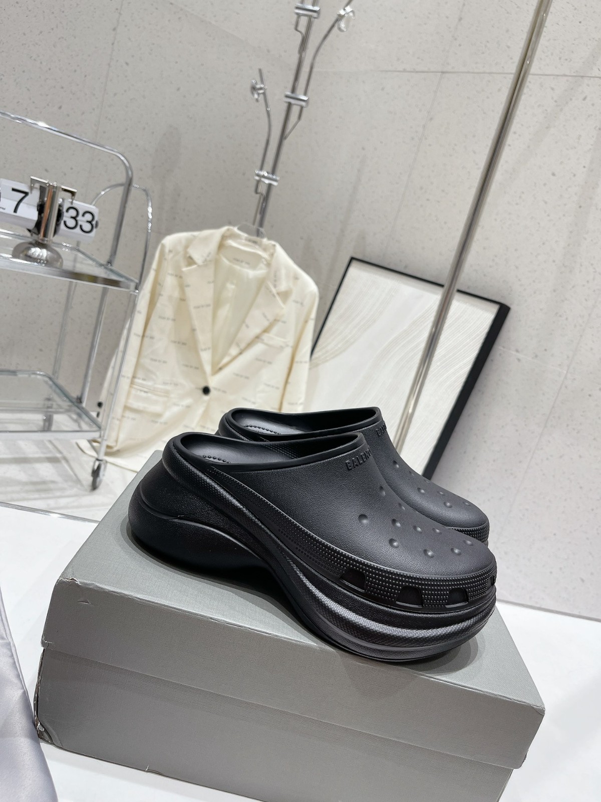 113 24123090 SIZE 35-40