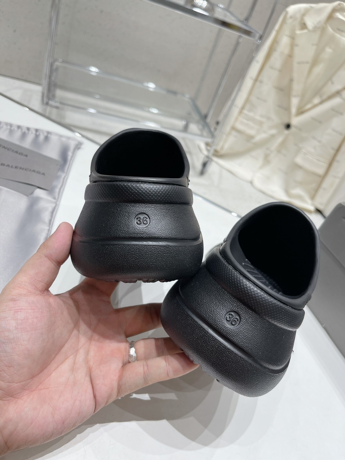 113 24123090 SIZE 35-40