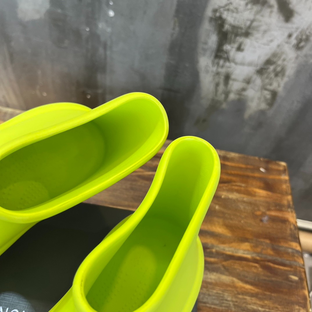 010 23123088 SIZE 35-40