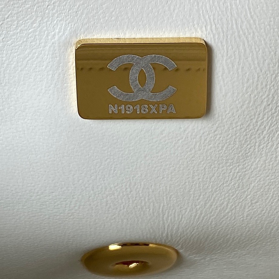 104 82123224 （13X21X8cm）