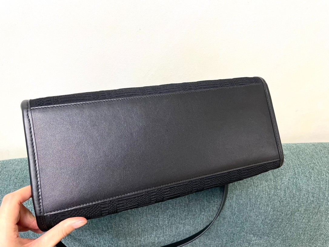 101 75123208 （35x17x31cm）